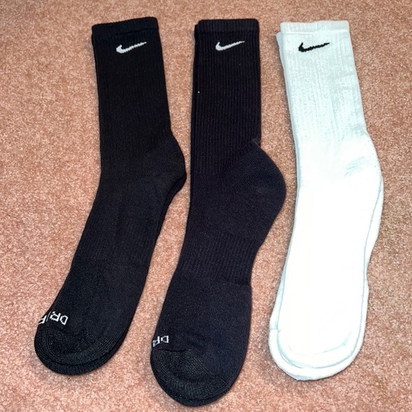 NWOT 3 Pairs Nike Men (13-15) Tall tube white & Black Socks - Picture 1 of 3